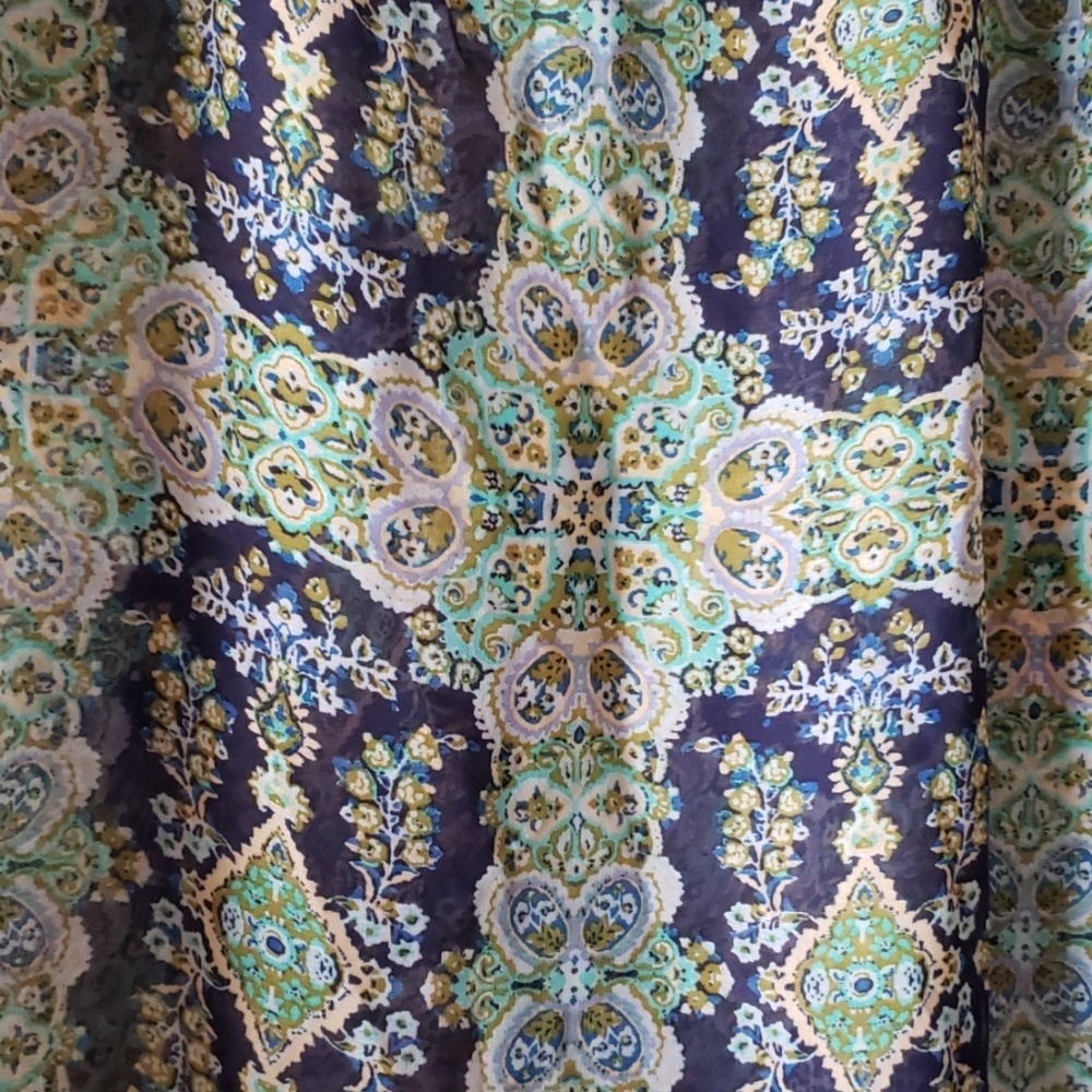 Top - Picture 2 of 2